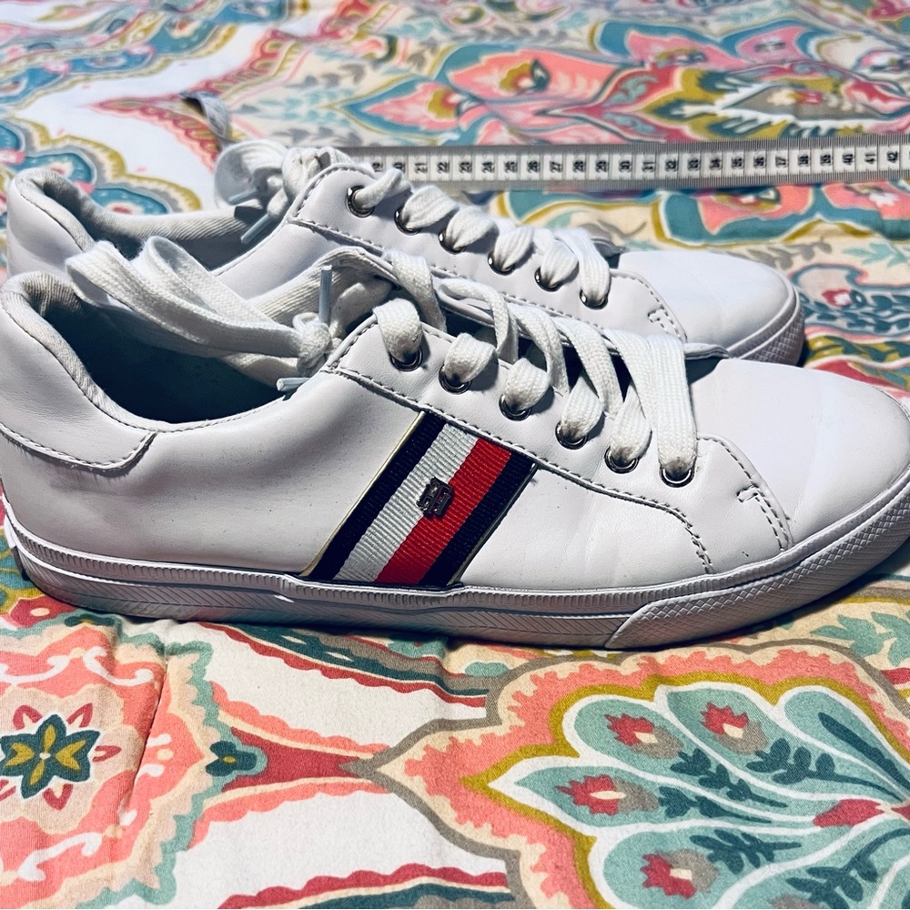 Tommy Hilfger White Sneakers Size 8.5‎